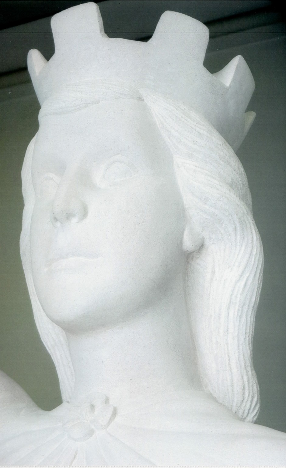 Close up of the statue head and face - statue head nike horndean