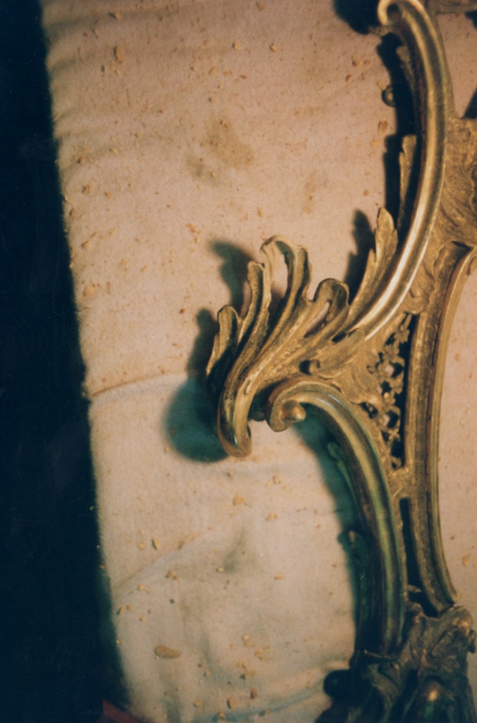 Mirror edge repair detail carved by Jose Sarabia - mirror repair restoration georgian