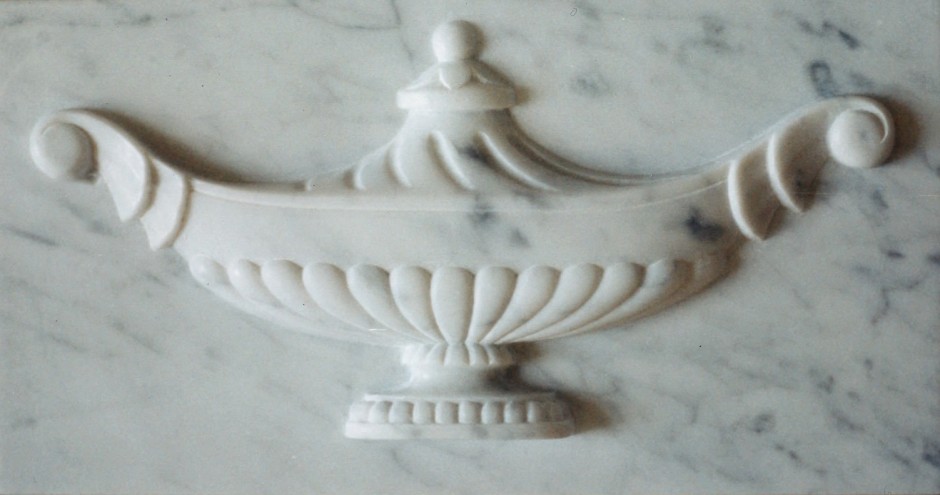 Urn centre piece in marble - marble fireplace, fire surround, marble, carving